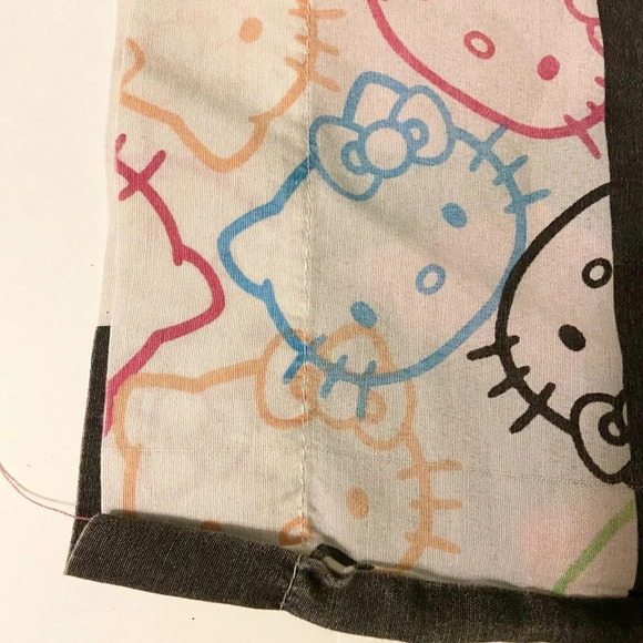 2013 Hello Kitty  Pink and Black Standard Size 29 x 18 inch 1 Piece Pillowcase - Picture 8 of 16